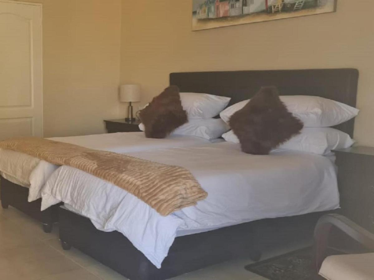 Benoni N12 Hotel Екстериор снимка